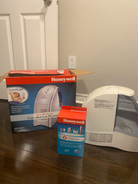 Honeywell Cool Moisture Humidifier with filter 