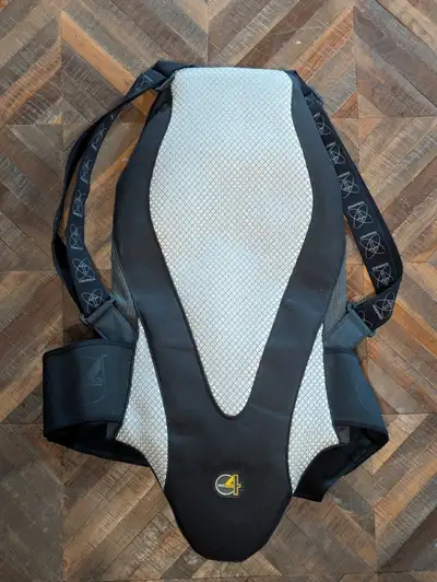 Bought this a long time ago but never ended up using it. No need for it now, size is L.