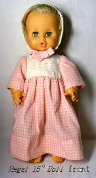 VINTAGE Regal doll, wetting, vinyl, blue sleep eyes, blond, 16” in Toys & Games in City of Toronto - Image 3
