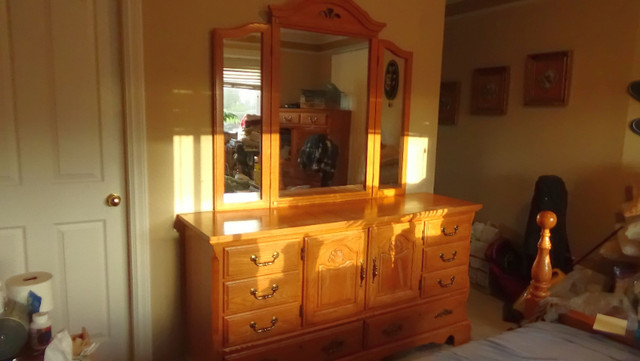 Mirror Dresser and dresser and 2 night tables (4 Set) in Dressers & Wardrobes in Burnaby/New Westminster - Image 2
