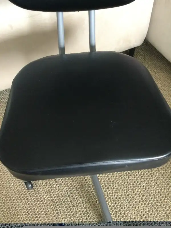 Vintage Industrial Office Chair From Japan ca.1960 in Chairs & Recliners in Penticton - Image 7