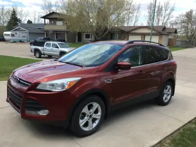 2015 Ford Escape SE for sale. 284,490 km. Second owner, have owned for 10 years. Runs and drives wel...