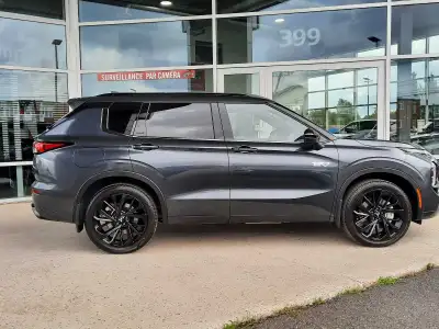 Mitsubishi Outlander 2024 PHEV NOIR S-AWC ***Possibilité de racheter la garantie prolongée (couvertu...