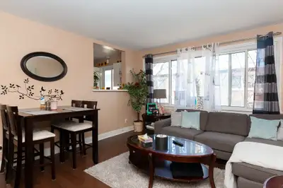 Spacious 1 Bed July / August 1st $1,325 Free heat & water