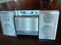 GREAT PORTABLE PANASONIC CD STEREO SYSTEM WITH DETACHED SPEAKERS