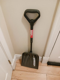 Shovel With Adjustable Length Handle