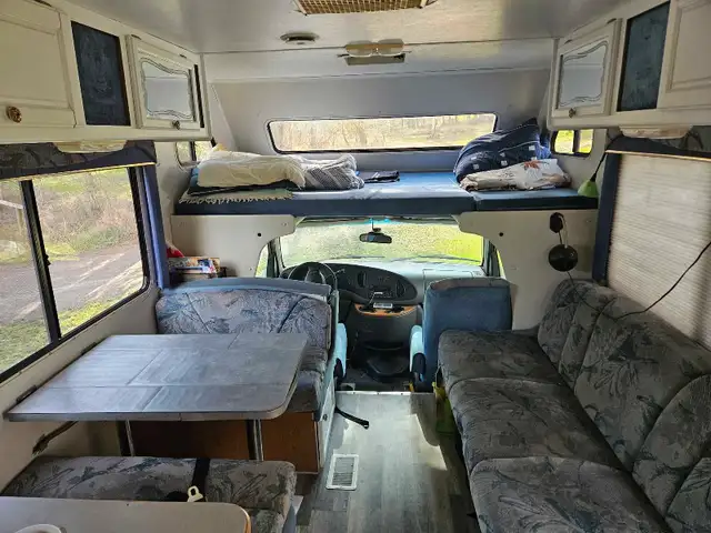 1998 Four Winds Motorhome in RVs & Motorhomes in Vernon - Image 4