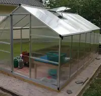 Serre de jardinage ** neuf ** , green house ** new ** 1200$