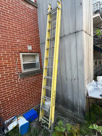 Échelle aluminium en bon état. 6 mètres (20 pieds) Rosemont