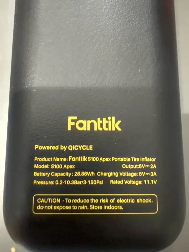 Fanttik S100 Apex Portable Air Compressor in Motorcycle Parts & Accessories in Calgary - Image 4