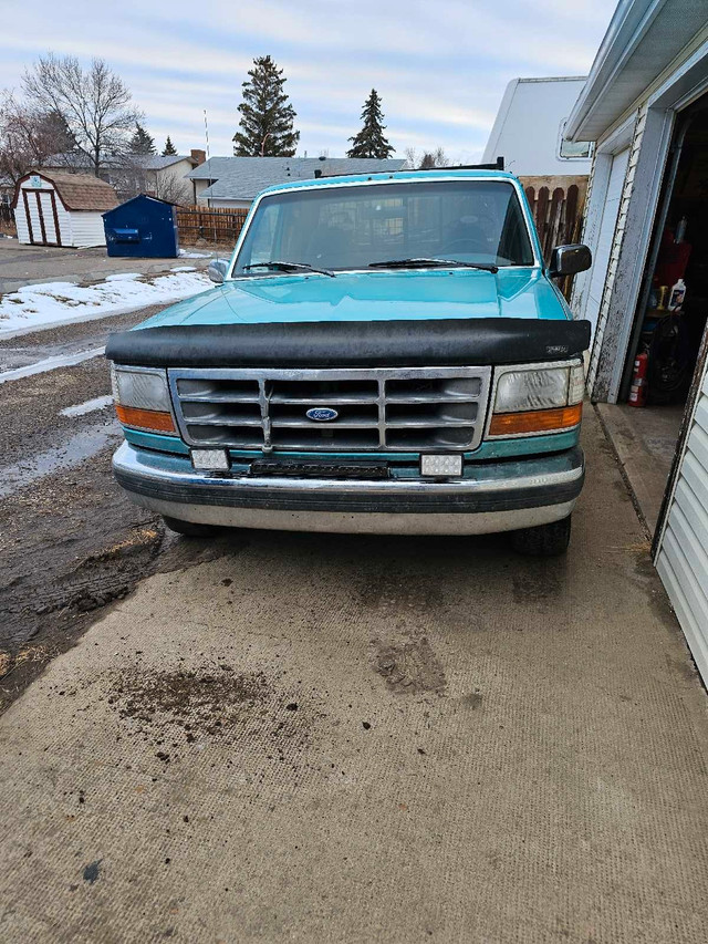 1995 extended cab F150 xlt 4x4 302 or (5.0) in Cars & Trucks in Medicine Hat - Image 3