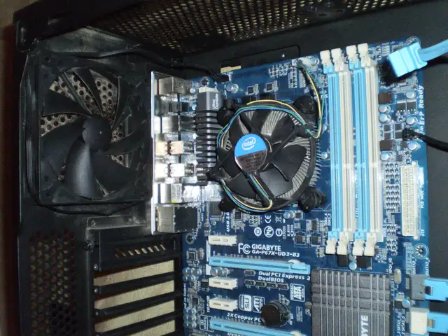 Desktop Computer CASE with Motherboard, Fans and Cables in System Components in City of Toronto - Image 9