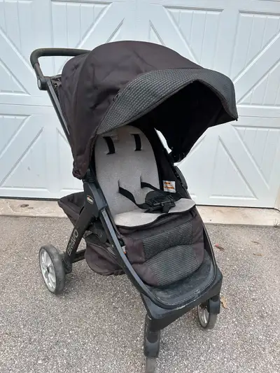 Chico BRAVO Foldable stroller. Converts to hold KeyFit 30 infant carrier (not included) or the toddl...