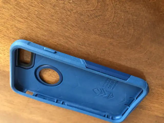 Otterbox iPhone 8 case in Cell Phone Accessories in Peterborough - Image 4