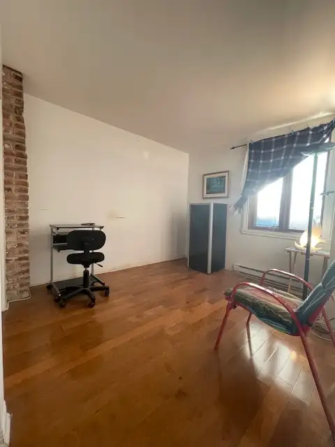Detach3-Bed Cottage –Private Yard, ACs, Near Dix30REM July-1st in Quebec in Canada - Image 12