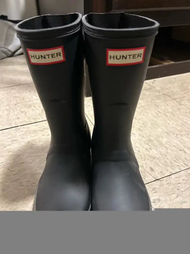 hunter boots  in Women's - Shoes in City of Montréal - Image 3