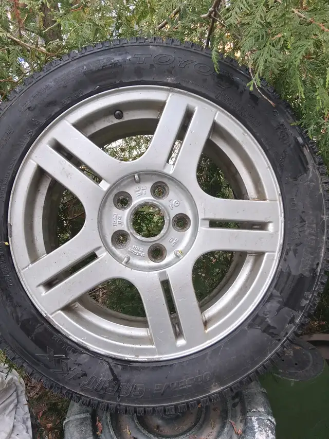 VW Aluminum Mag Rims with Toyo Snow Tires in Tires & Rims in Oshawa / Durham Region - Image 3