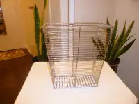 Only $5 for this vintage metal wire basket/magazine rack!
