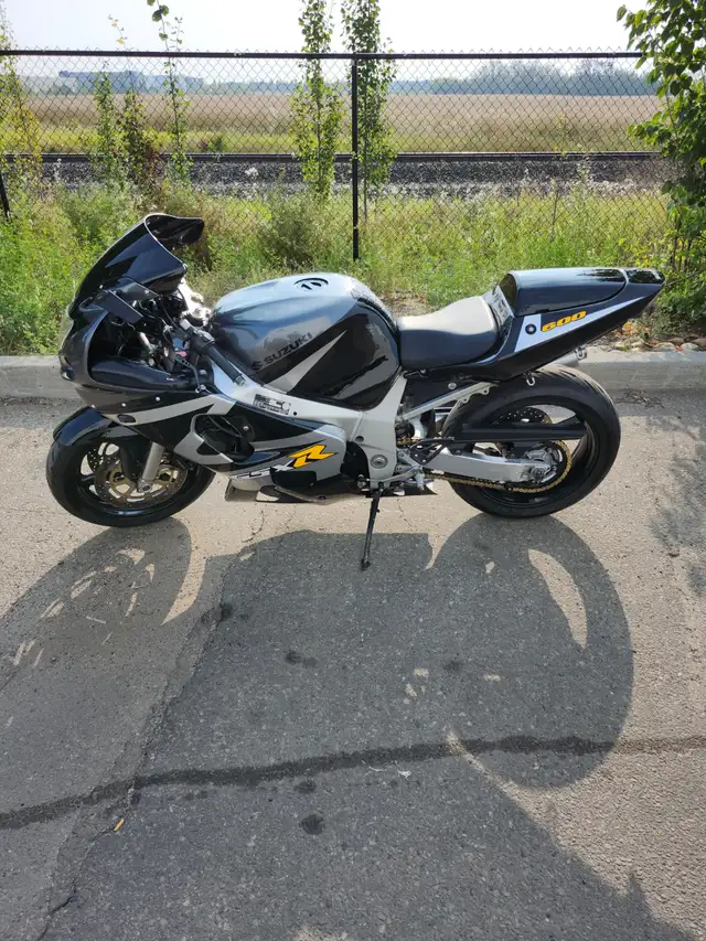 2001 gsxr 600 low kms in Sport Bikes in Edmonton - Image 3