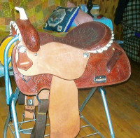 New western saddle=horse collar=hay