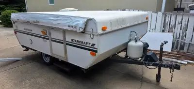 Well-maintained and ready for adventure! This lightweight 2003 Starcraft 2106 tent trailer is perfec...