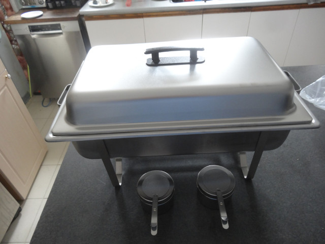 2 STACKABLE WELDED CHAFERS PLUS 1O ADDITIONAL PANS in Microwaves & Cookers in Oshawa / Durham Region - Image 3