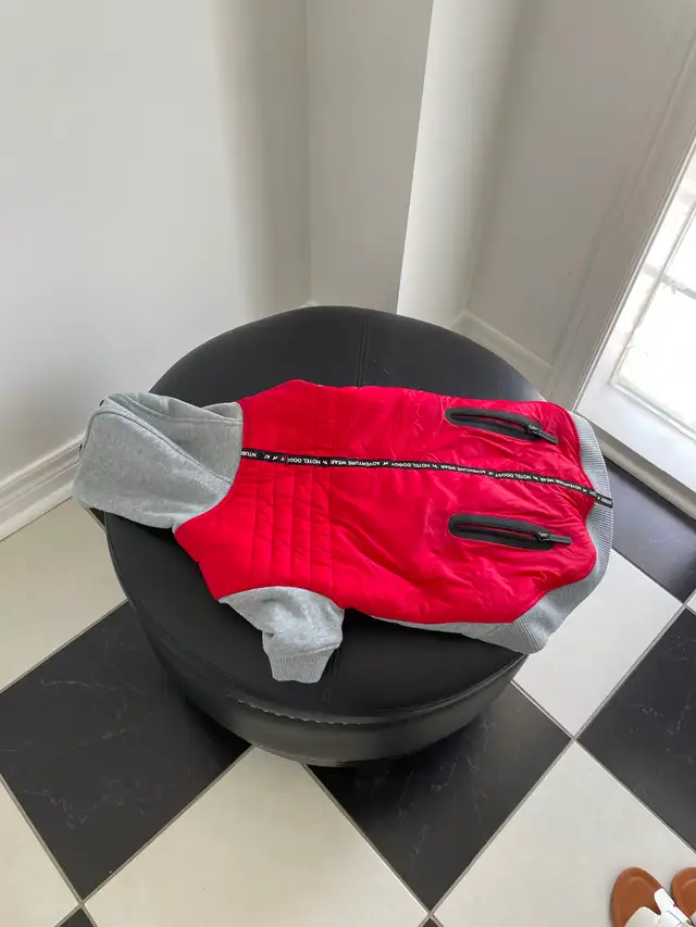 Dogs jacket in Accessories in St. Catharines - Image 3