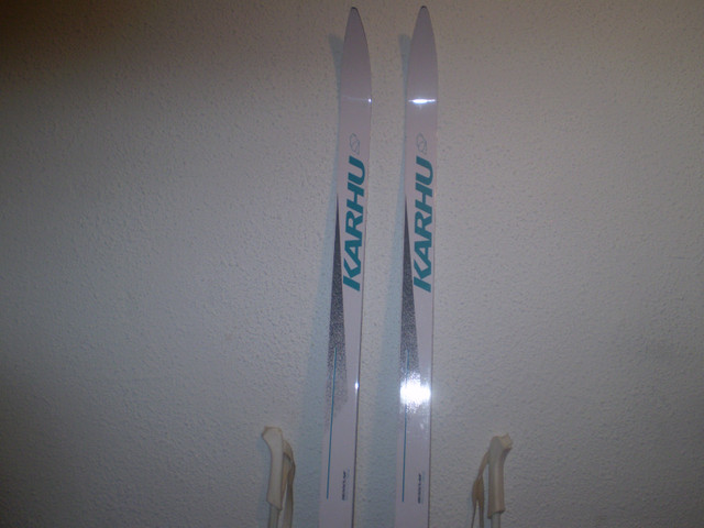 KARHU X County SKIS 200 cm / WAXLESS BASE / BINDINGS / POLES / in Ski in Thunder Bay - Image 4