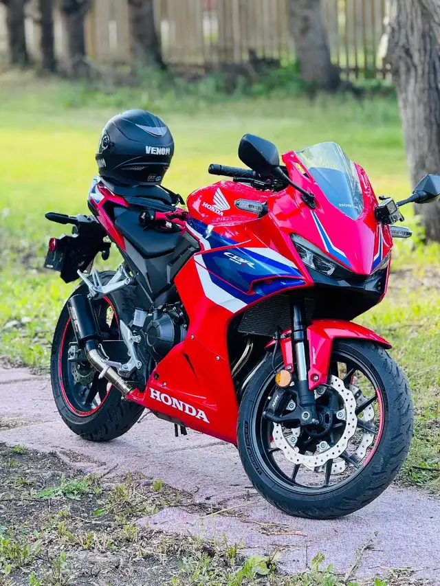 Honda CBR500R latest in Sport Bikes in Red Deer - Image 2