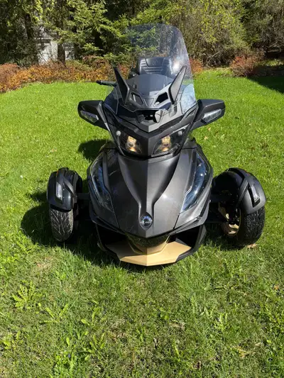 RARE 10th Anniversary CanAm Spyder RT Limited! Only ~under 5,000 km — basically new. This beauty is...