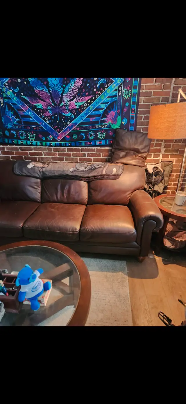 Brown leather sofa 200$ in Couches & Futons in Dartmouth - Image 3