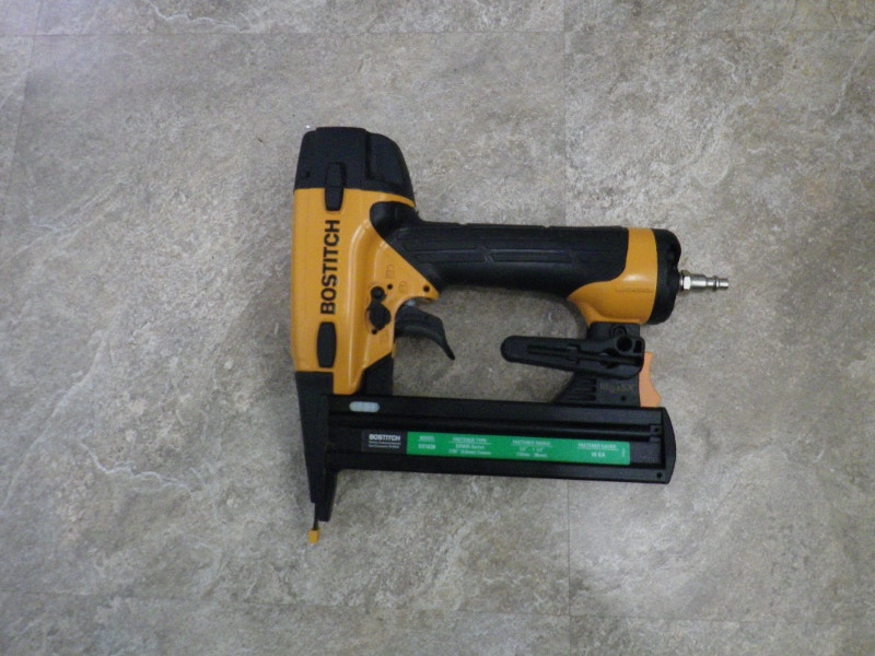Bostitch Pneumatic Stapler model SX1838>> Like NEW Power Tools