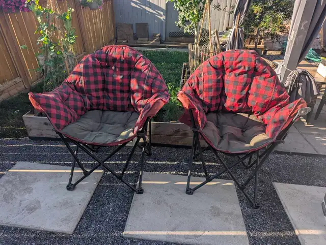 Extra large plush  fold camping chairs 30 or $50 for 3