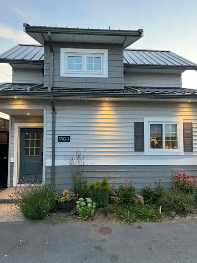 Modern, Bright, Private 2-bedroom Laneway House for Rent - Available May 1, 2026 Quality constructio...