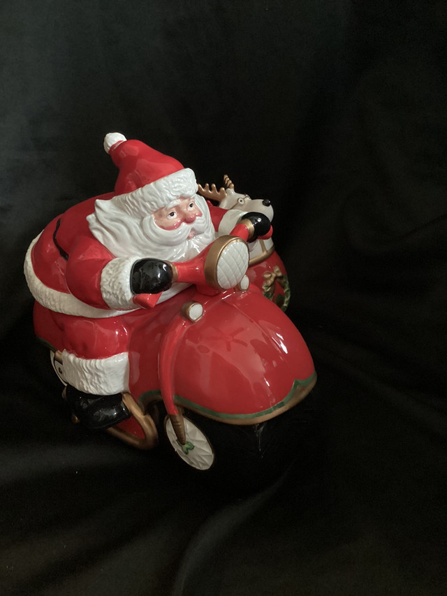 Fitz &Floyd Santa motorcycle cookie jar/pot biscuits collection  dans Art et objets de collection  à Trois-Rivières - Image 3