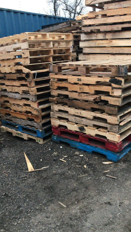 Real Top Dollar $$ 48x40 Pallets $3  in Other Business & Industrial in Mississauga / Peel Region - Image 4