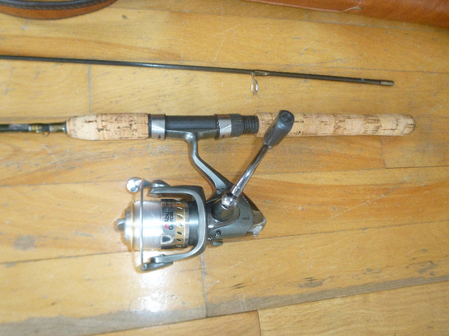 Canne moulinet etuis a peche Abu Garcia, Dore, Fishing rod reel dans Art et objets de collection  à Ville de Montréal - Image 2