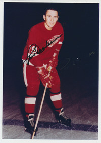 ORIGINAL PAUL HENDERSON SIGNED DETROIT RED WINGS 7" x 10" PHOTO