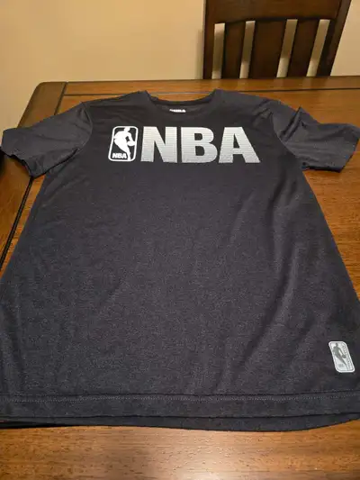 Like new NBA T-Shirt size medium