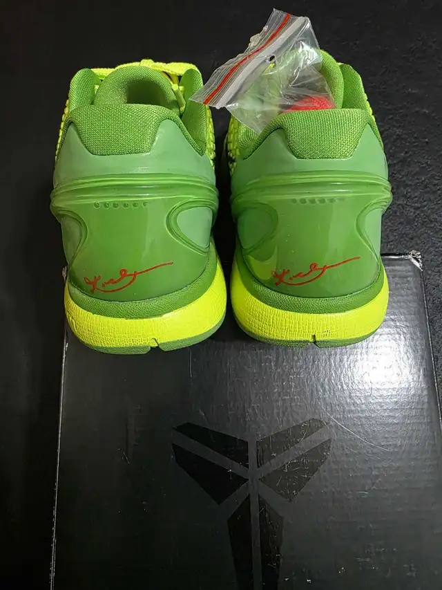 Kobe 6 Protro Grinch size 8 in Men's Shoes in Mississauga / Peel Region - Image 6