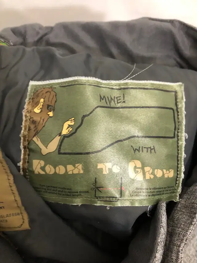 Children’s Grey Ski Snow Pants. Medium. in Kids & Youth in Edmonton - Image 9
