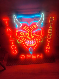 LARGE STORE TATTOO PIERCING NEON