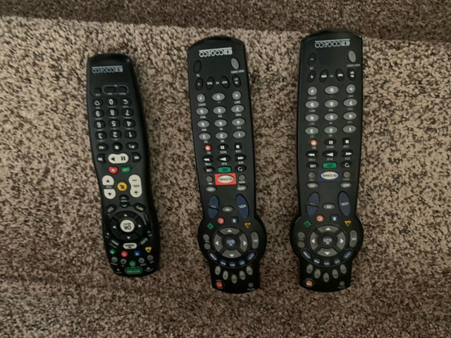 Cogeco remotes in Video & TV Accessories in St. Catharines