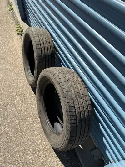 2 tire 225/65R17 Michelin X Tour A/S All Season Still have 80% tread left
