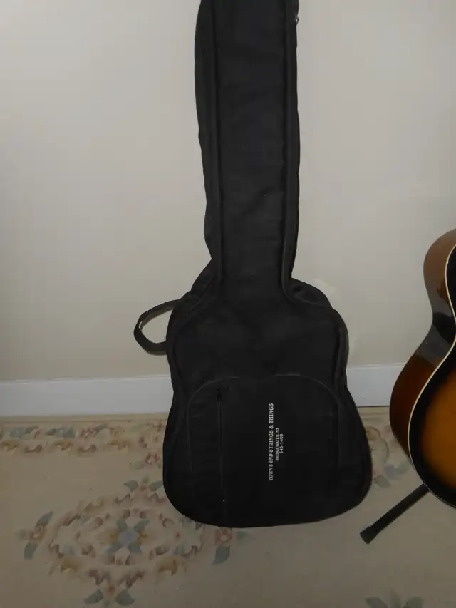 GWL GUITAR GWL45FTSB, +CASE, ADDISSINAL STRINGS in Guitars in Dartmouth - Image 3