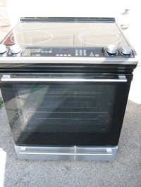 Whirlpool stainless steel slide in stove, fully functional, we w