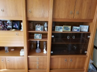 WALL UNIT IN THREE DETACHABLE SECTIONS