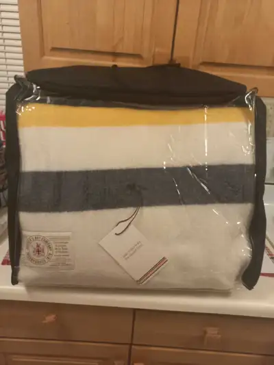 hudson's bay blankets, View more