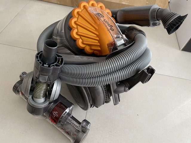 Dyson DC23 Motorhead Vacuum Orange LOTS extra accessories bonus | Vacuums |  Markham / York Region | Kijiji