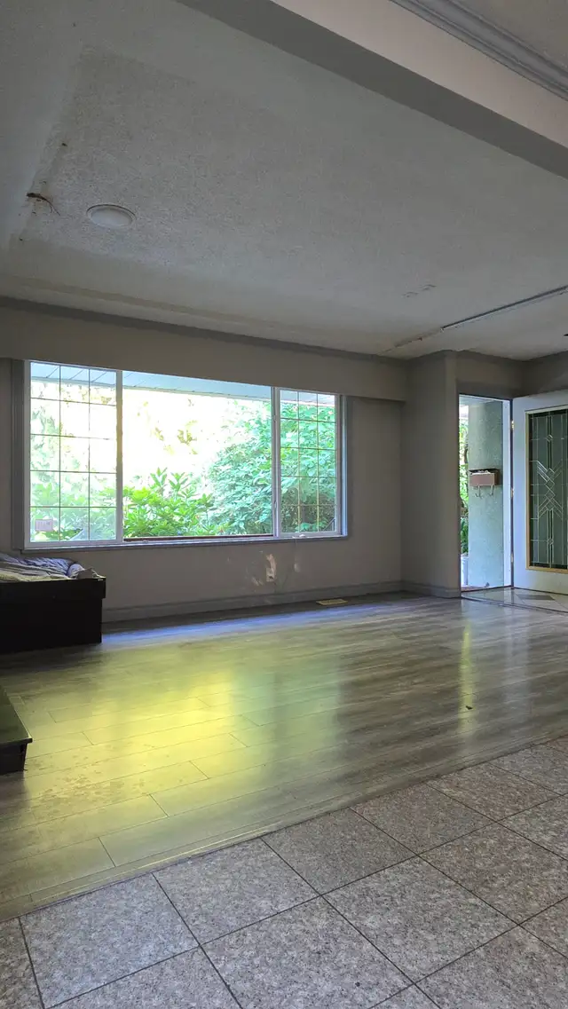 3 Bed 1 Bath Main Floor Suite